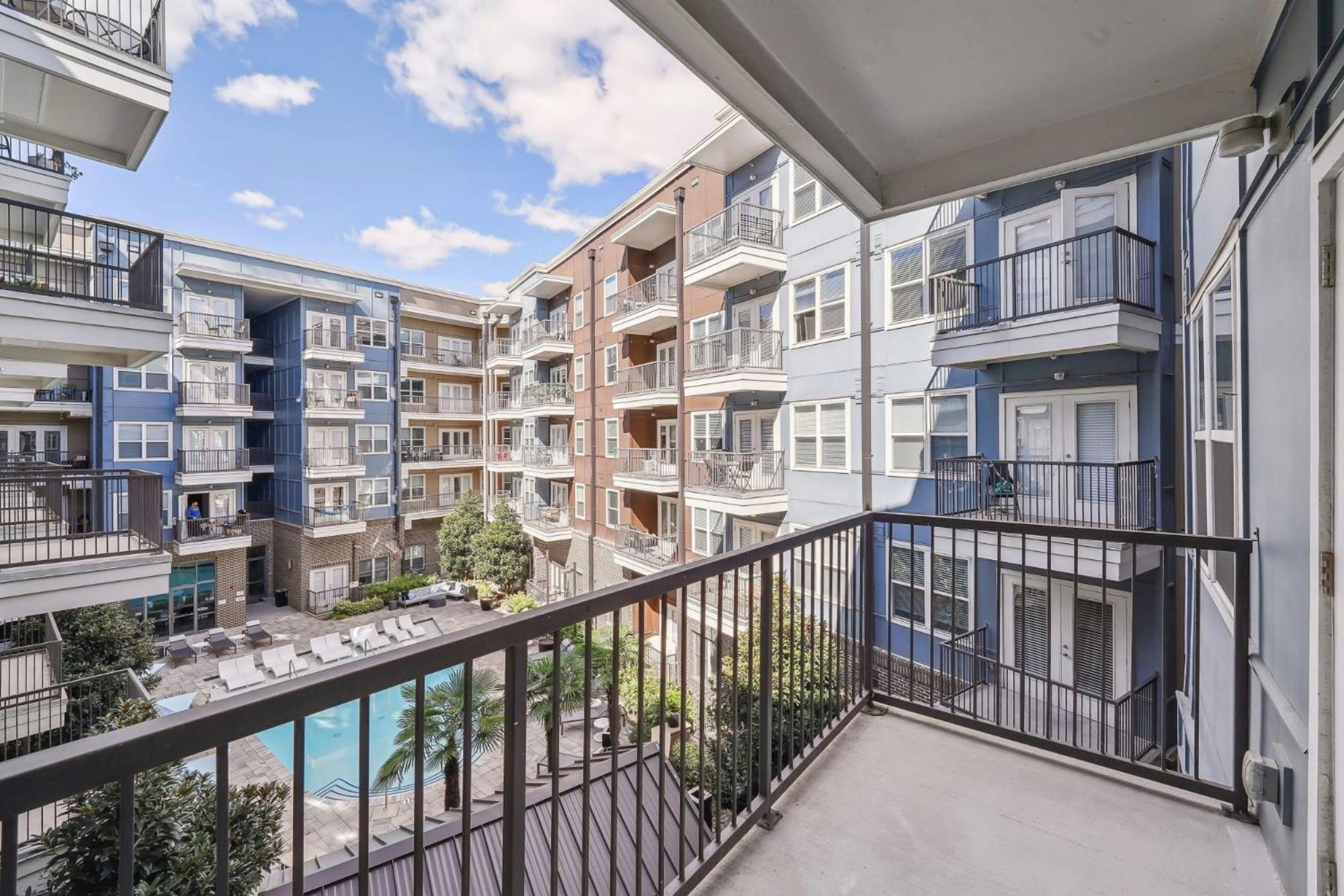 Premium Apartments And Studios At Midtown 205 In Charlotte Exterior photo